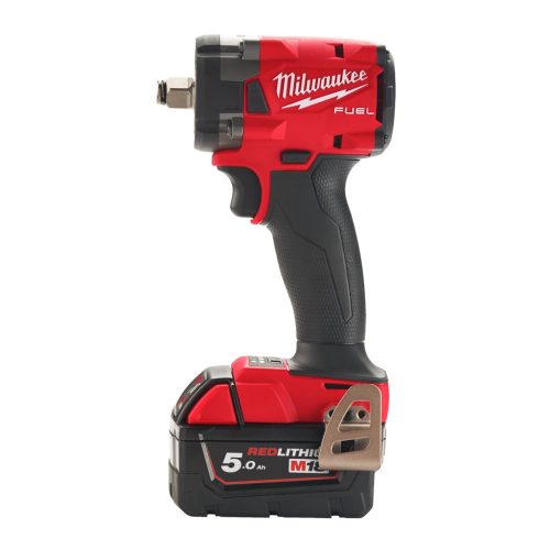 Milwaukee M18 FIW2F12-502X FUEL™ ½″ kompakt ütvecsavarozó biztosítógyűrűvel